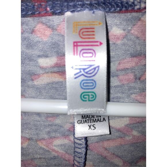 💕3/$30💕 LuLaRoe Perfect T Blue with Red and Pink Aztec Designs - Picture 5 of 9